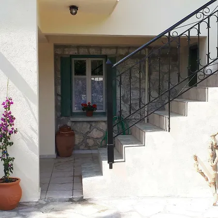 Holiday home Secret Traditional House Exanthia